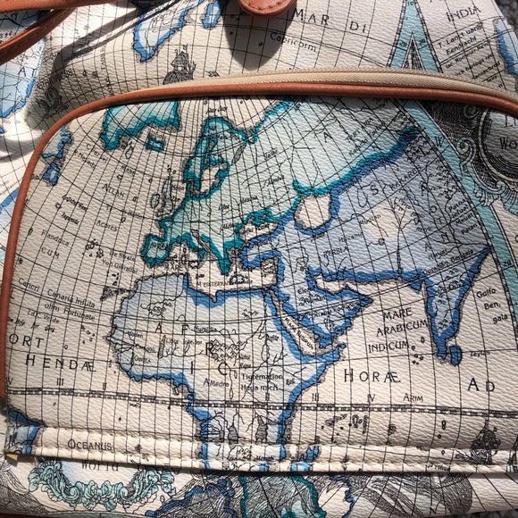 Map Backpack 🗺 - Picture 2 of 5
